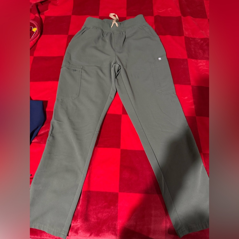 Women's Moss High Waisted
Yola - Skinny Scrub Pant™
M - Moss - Regular